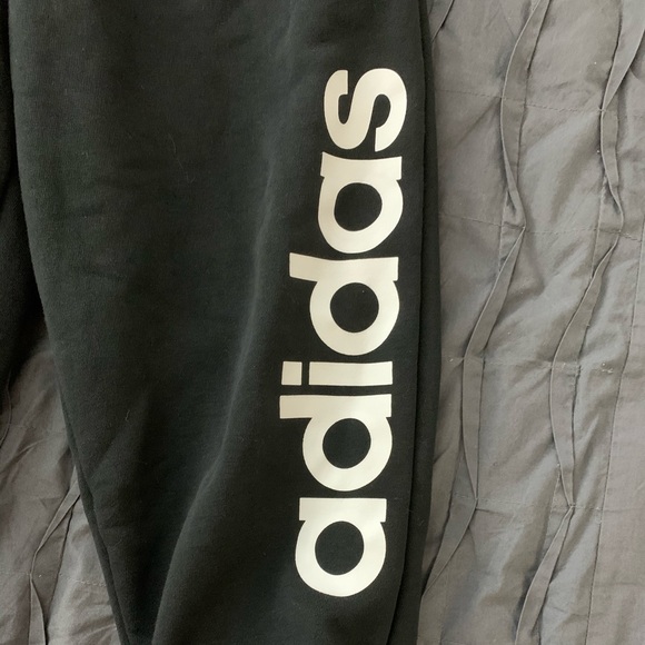Adidas black cropped jogging pants - Picture 2 of 4